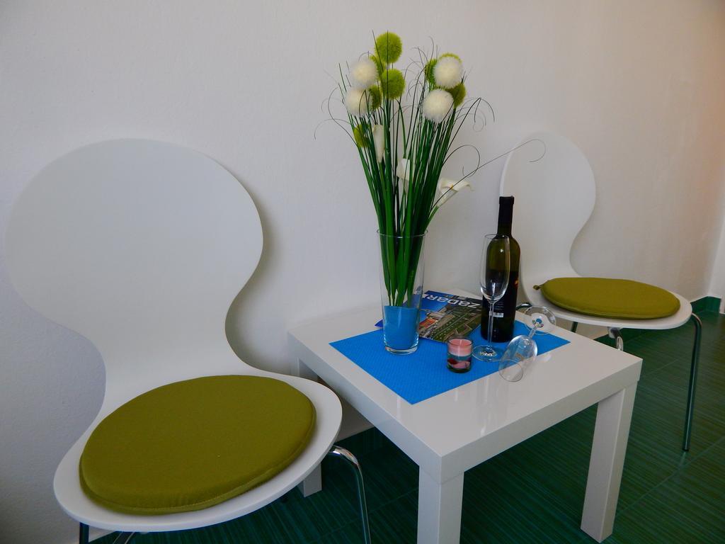 Apartments & Rooms Marinka Zadar Habitación foto
